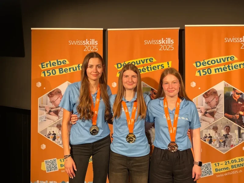 Natascha Albrecht mit der Silbermedaille an den SwissSkills